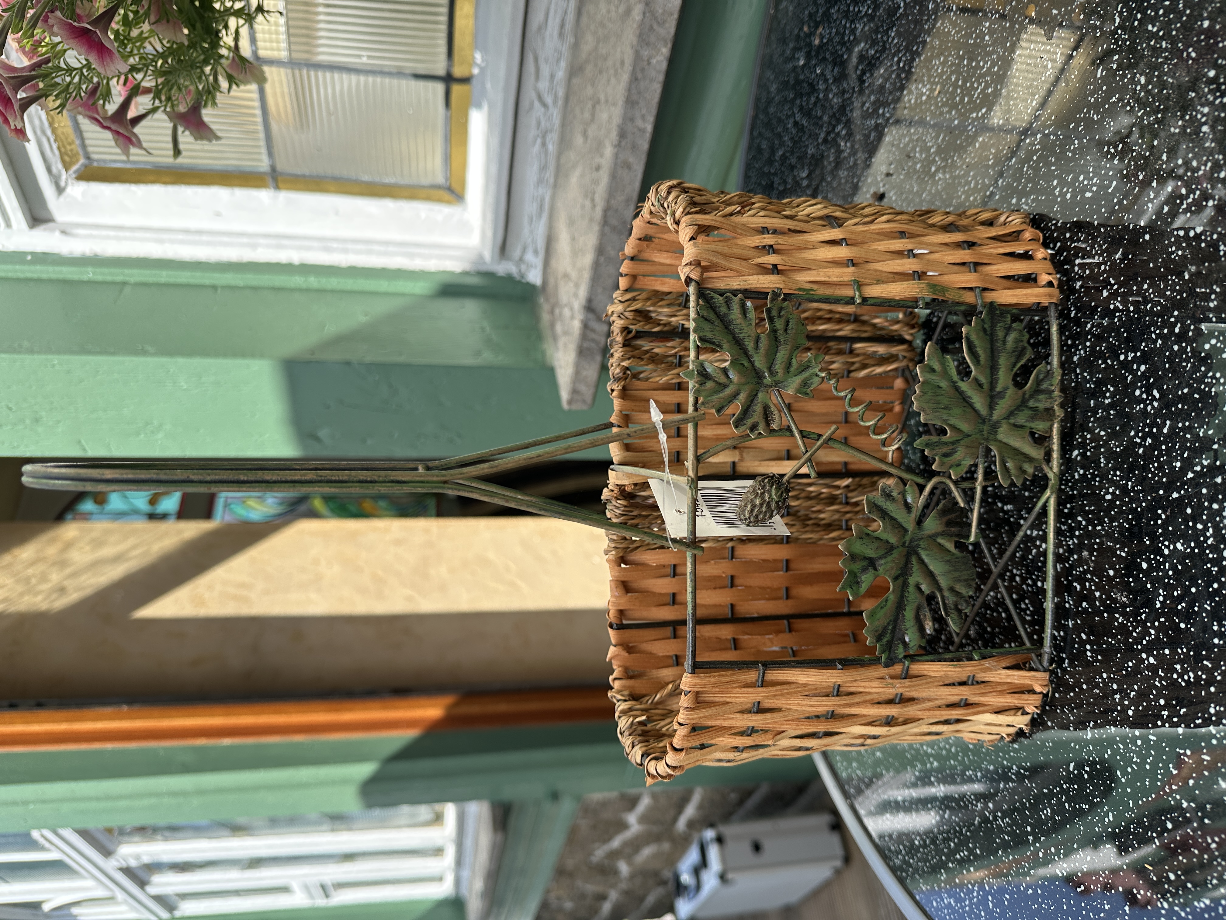 Dekorative Körbe als Flaschenhalter image